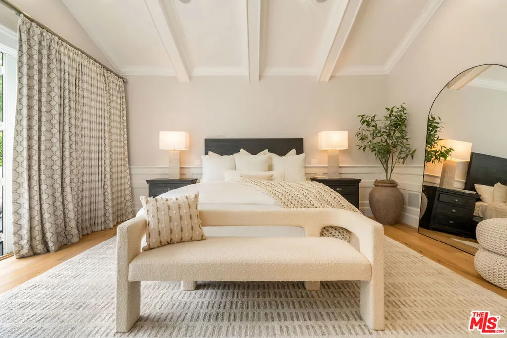 4439 Petit Avenue, Encino, California 91436 home-pic-11